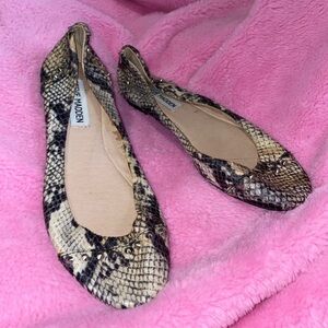 Steve Madden Snakeskin Pattern Flats - Tan and Black